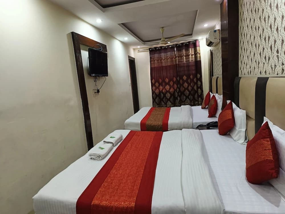 Hotel Amba Deluxe - photo 20