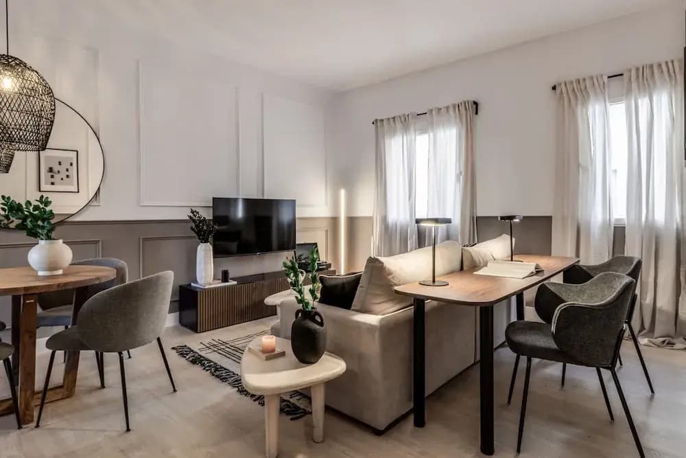 Adelfas - 2 Bedroom in Rios Rosas - photo 2