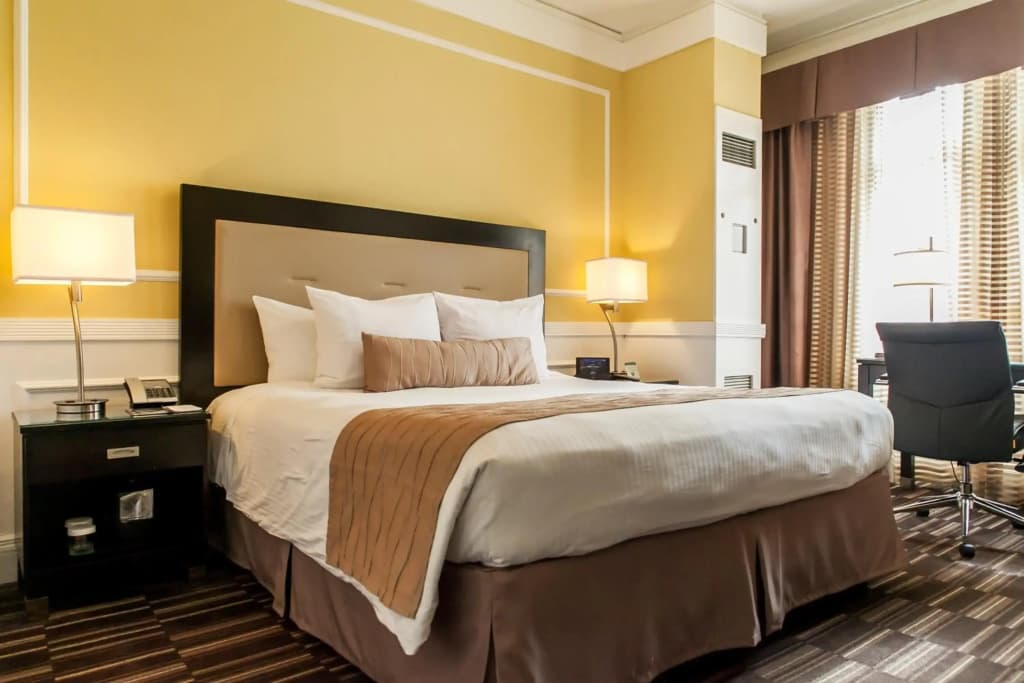 The Pickwick Hotel - photo 28