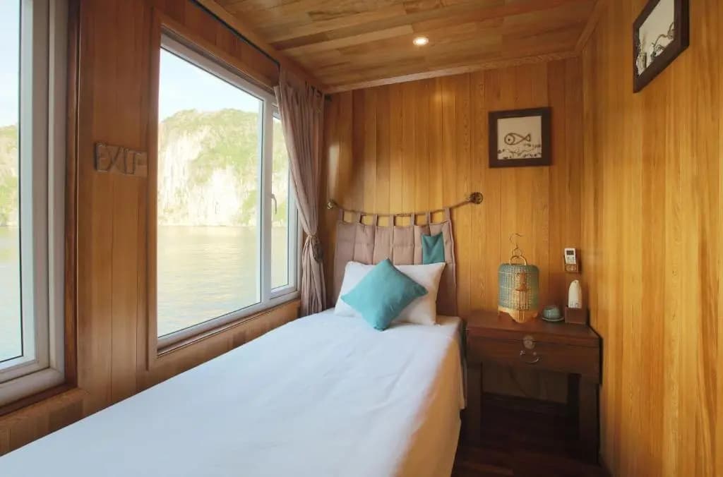 Secret Halong Cruise - photo 2