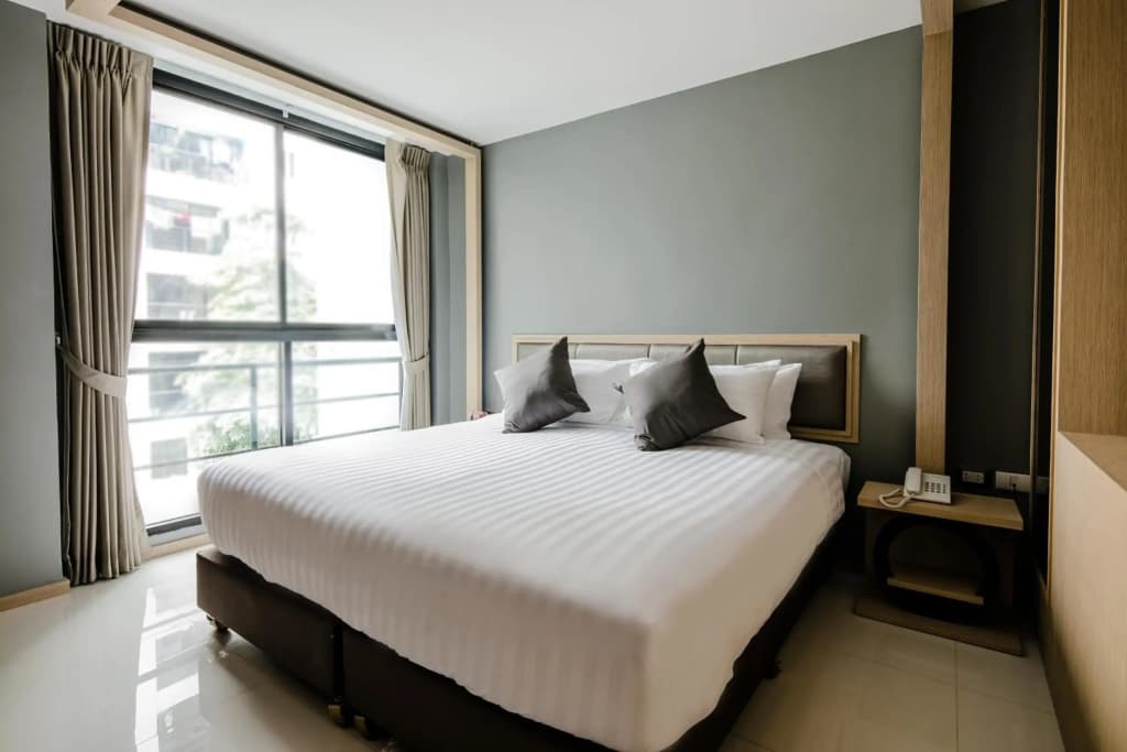 Three Sukhumvit Hotel - photo 2
