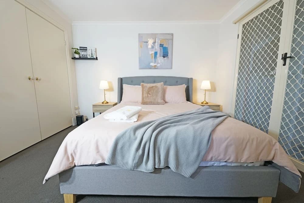 Box Hill Compact Home Small family WiFi - photo 2
