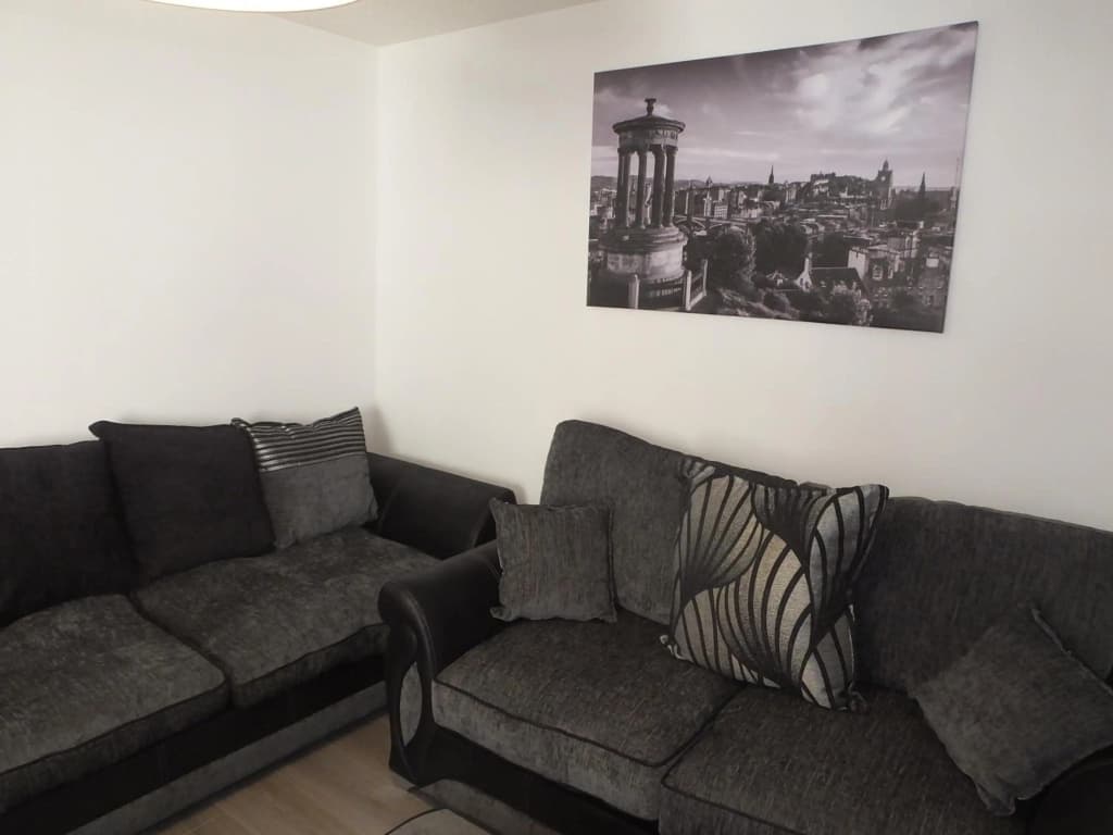 Lochrin Apartments - photo 4