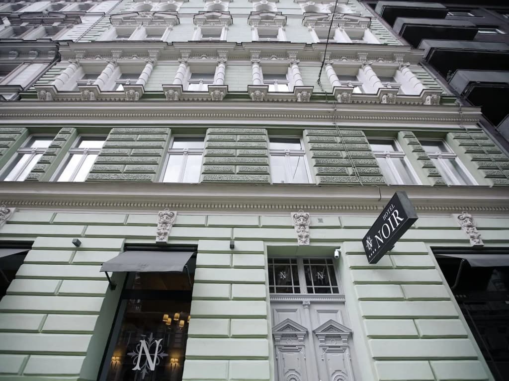 Hotel Noir - photo 29