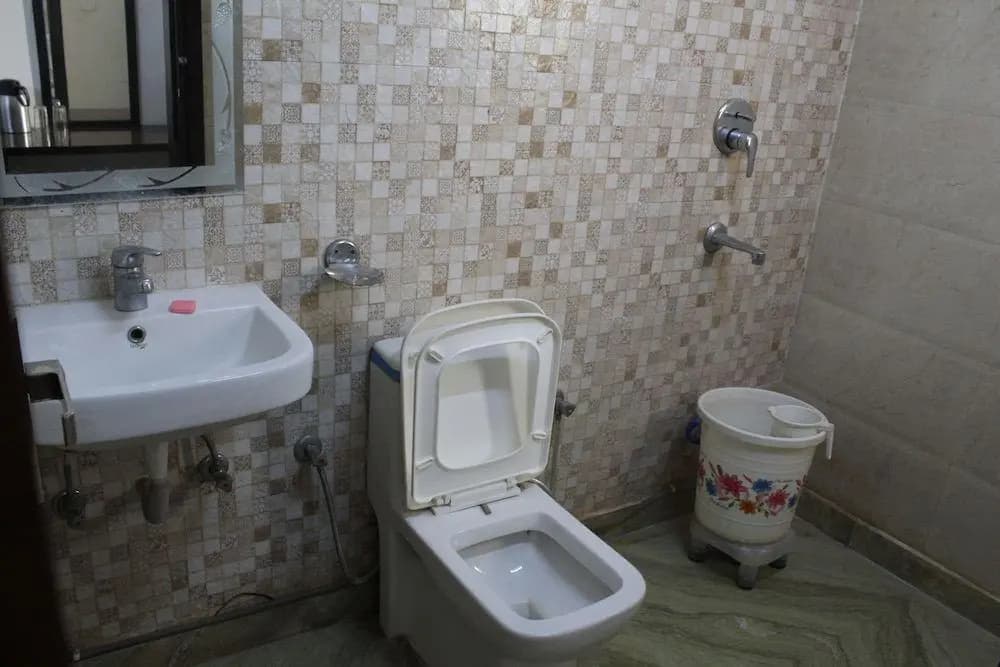 South Delhi Inn - photo 8