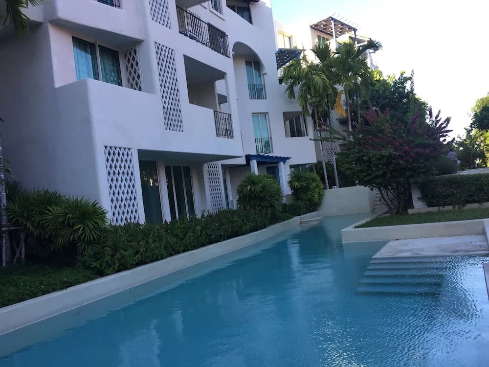 The Che Pool Access Beachfront Condo by Away - photo 8