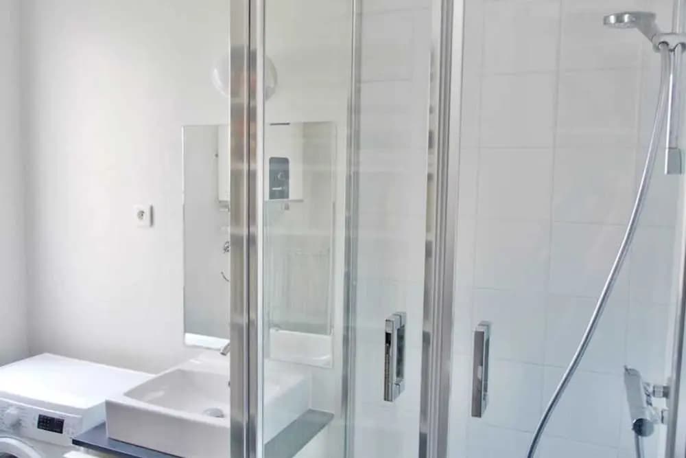 Very Nice Apartment Between Pigalle And Montmartre - photo 8