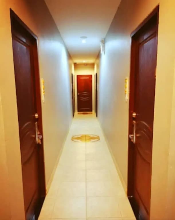 Lucky Inn Residency - photo 10