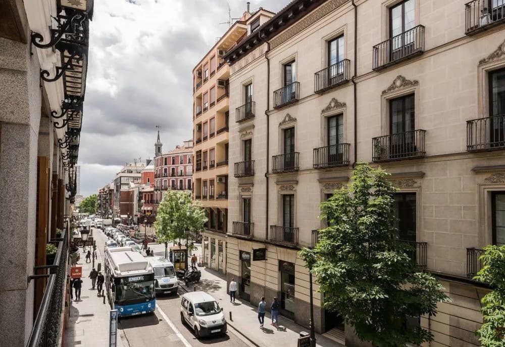 Atocha Corner - Barrio de las Letras - photo 1
