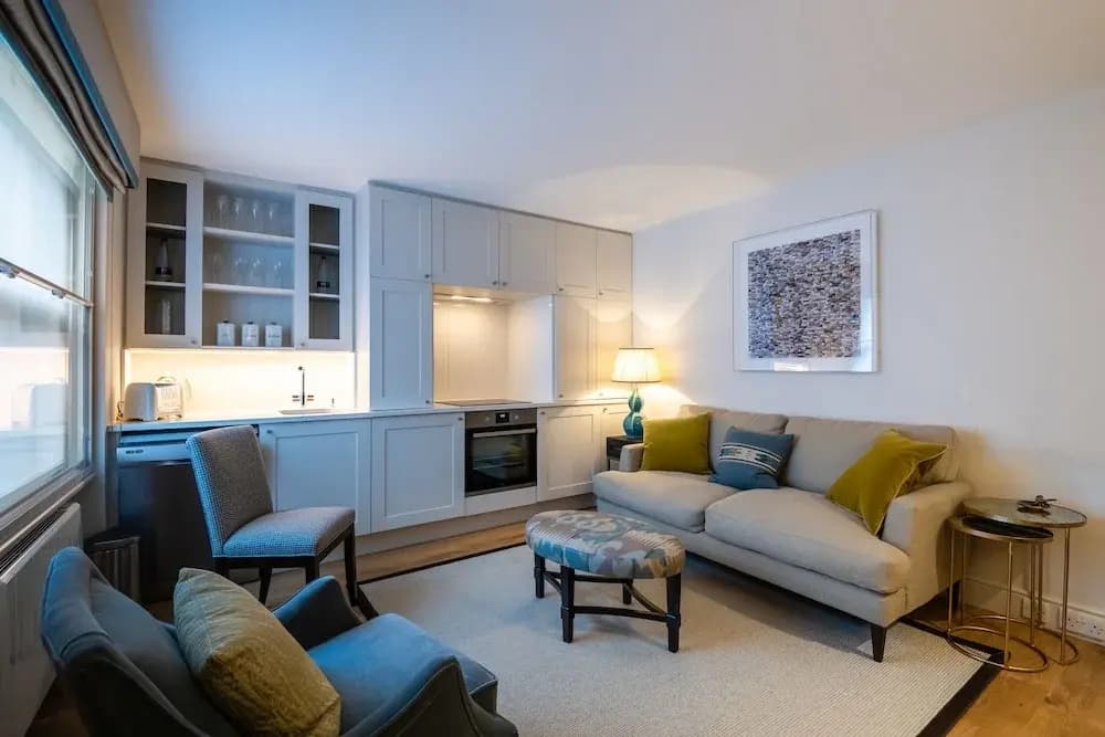 Deluxe Notting Hill Home by Hyde Park - photo 1