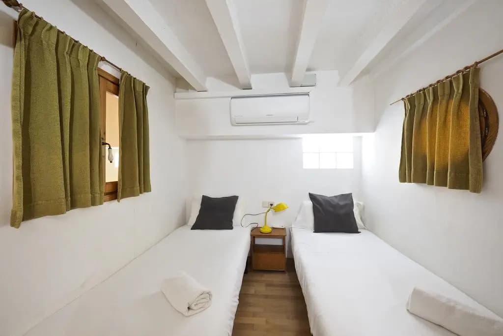 Suites4days Les Corts House - photo 9