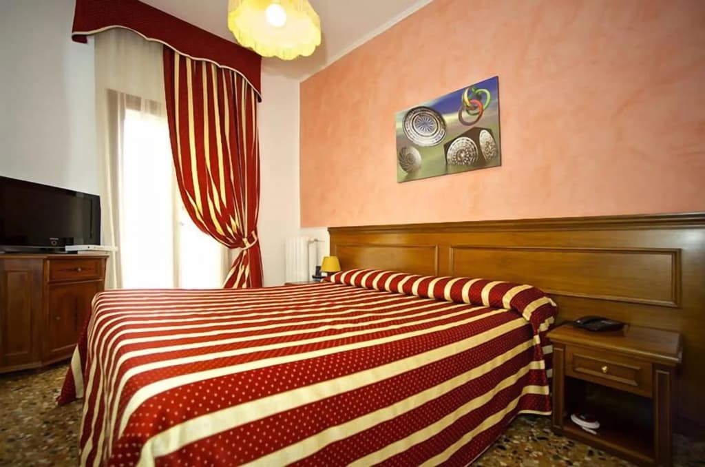 Hotel Fontana - photo 7