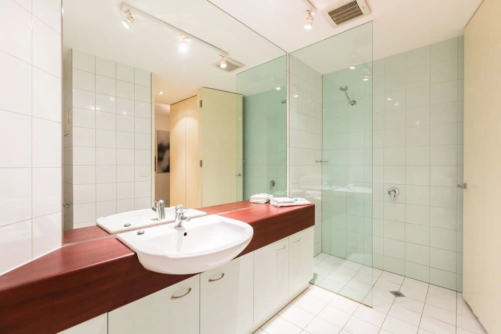 GEM, 1BDR Melbourne Apartment - photo 8