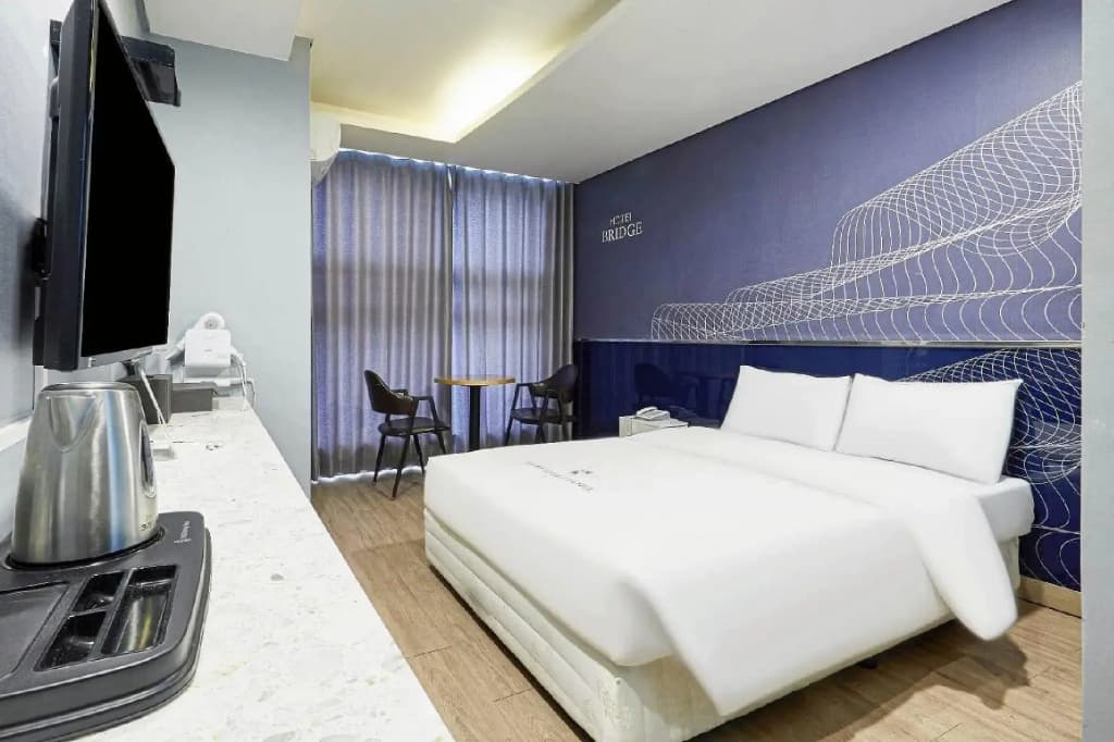Bridge Hotel - photo 22