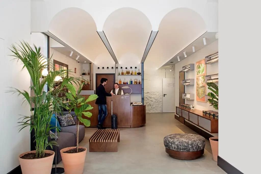 Hotel Praktik Èssens - photo 1
