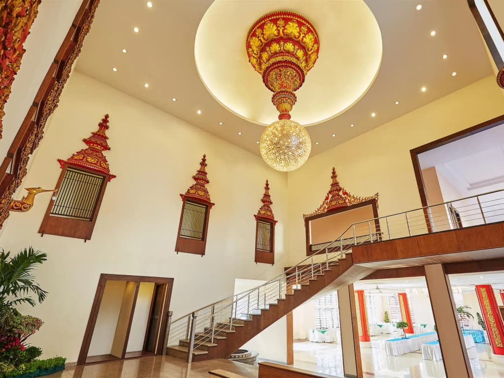 Eastern Grand Palace Hotel - photo 11