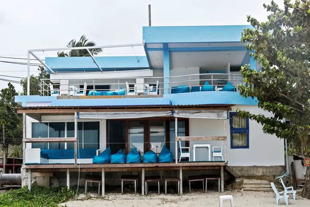 Hunters Hostel & Rooftop Bar - photo 13