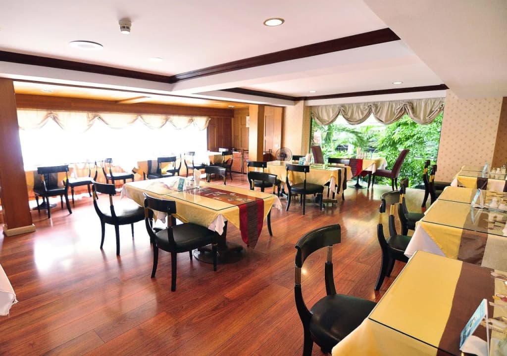 Silom City Hotel - photo 20