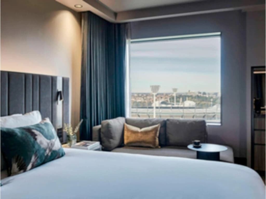 Pullman East Melbourne Hotel - photo 4