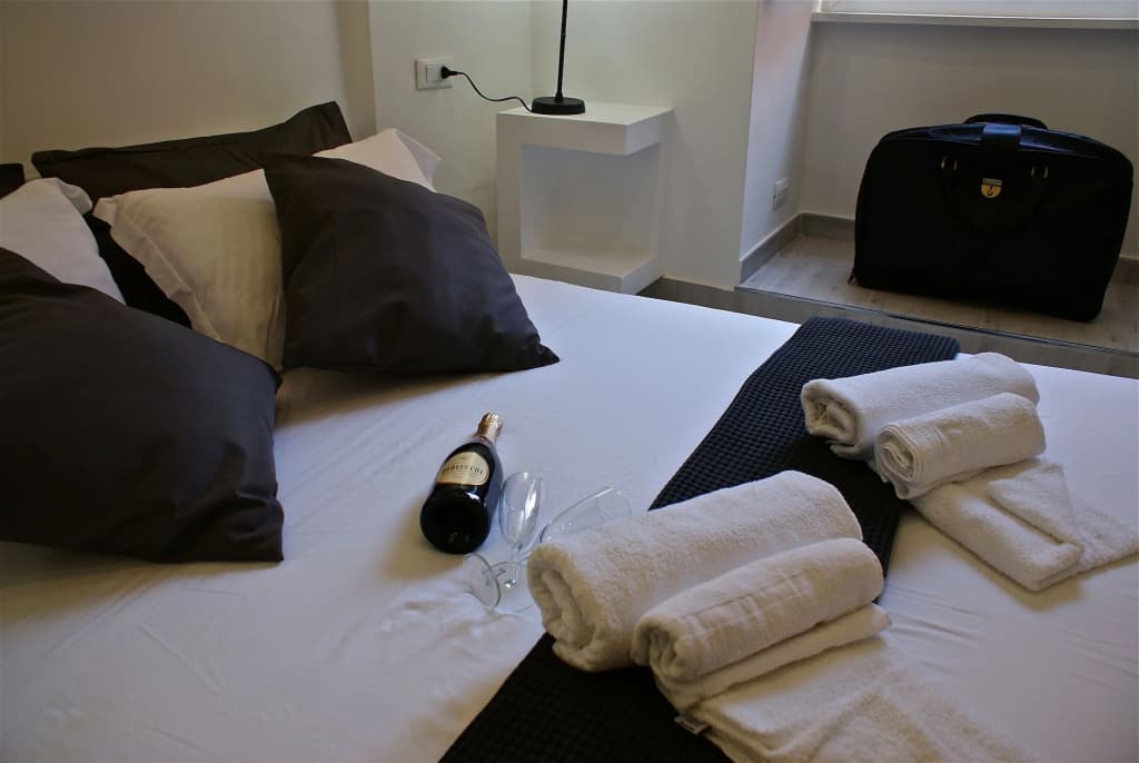Empire Suites - photo 2