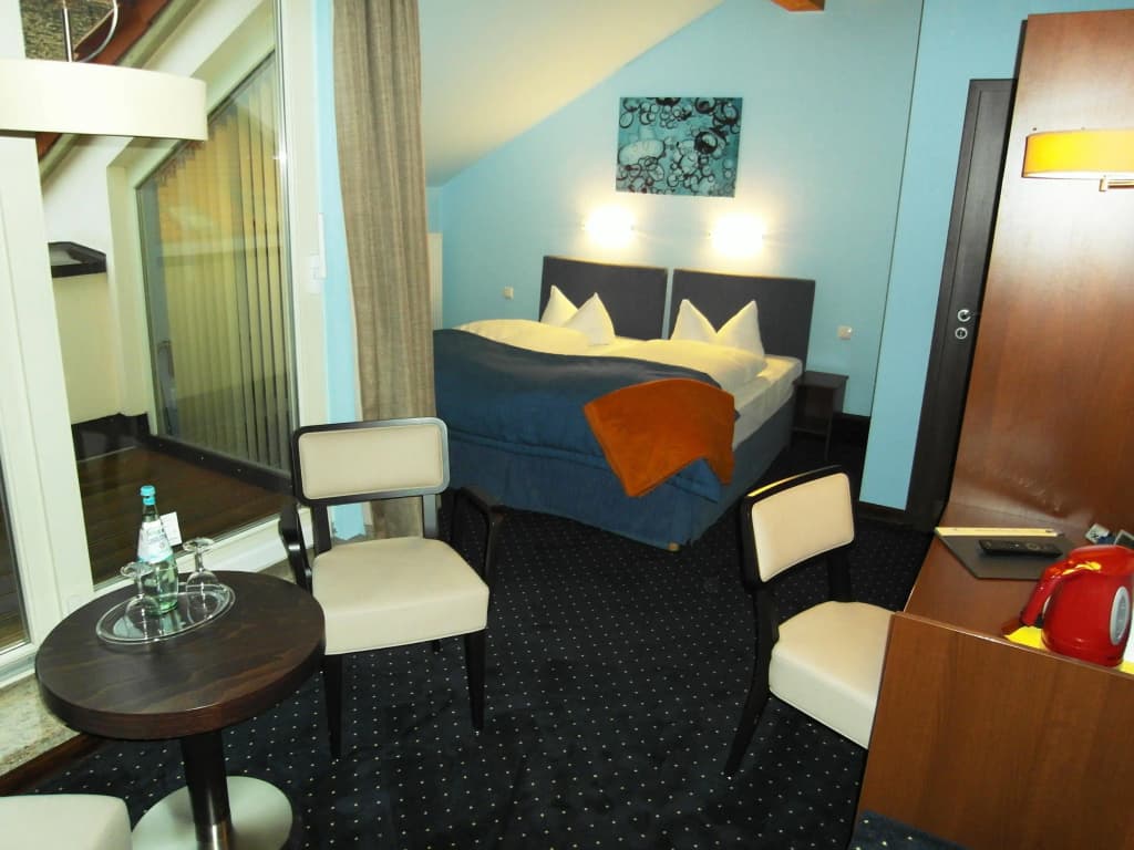 Melarose Feng Shui Hotel - photo 2