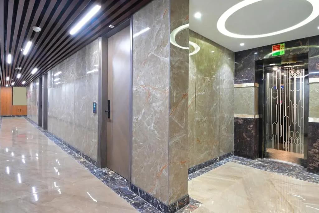 HOTEL UPTOWN - Luxury Restaurant & Rooftop Near Connaught Place - photo 10