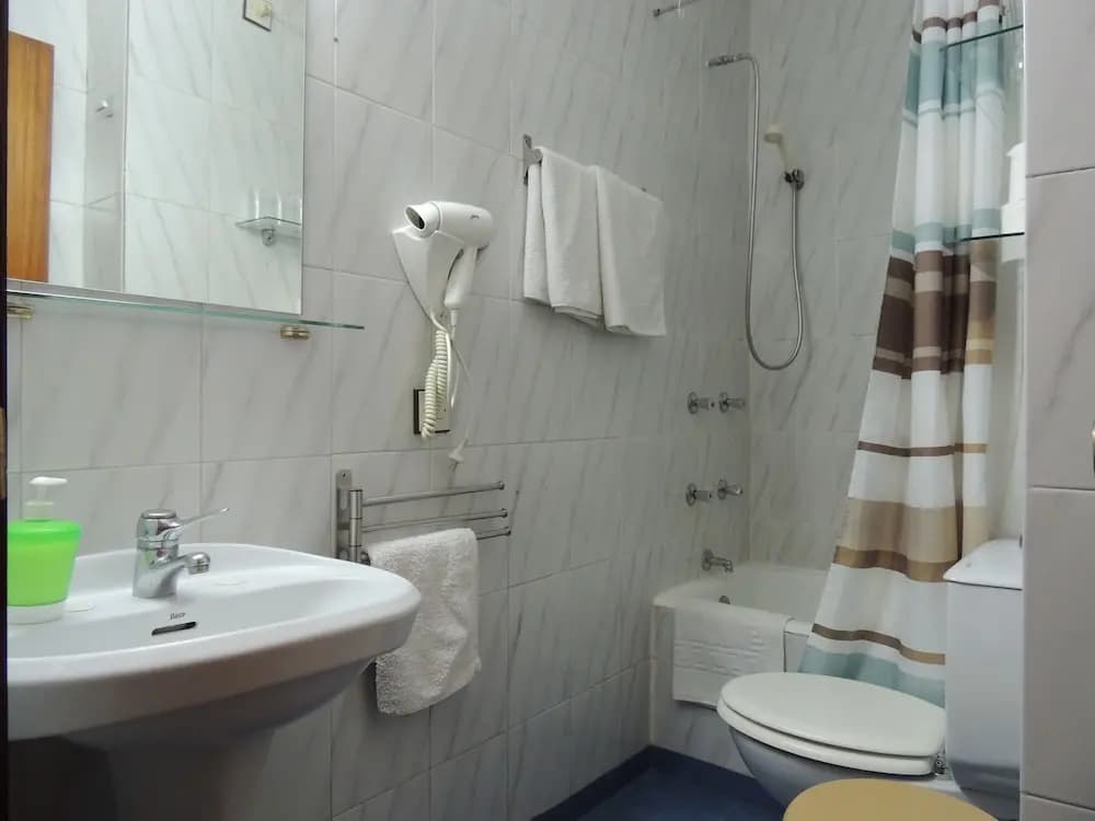Hostal Cervantes - photo 10