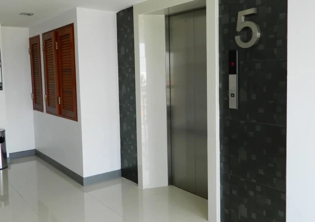 S50 Sukhumvit Hotel - photo 4