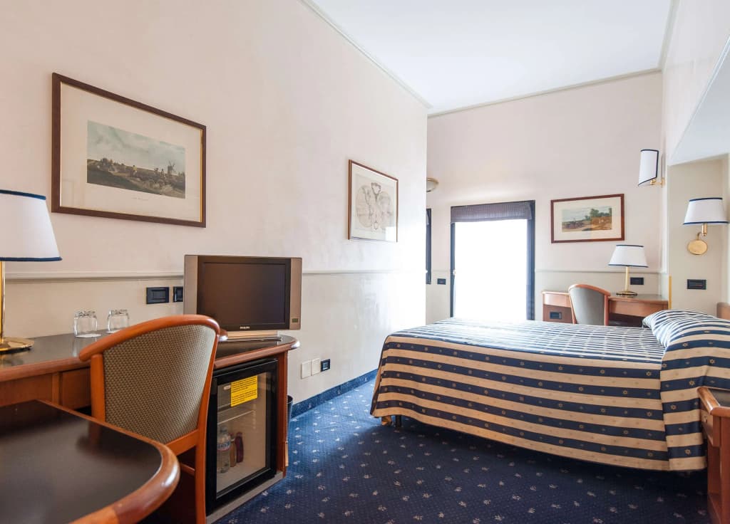 Hotel Flora - photo 17