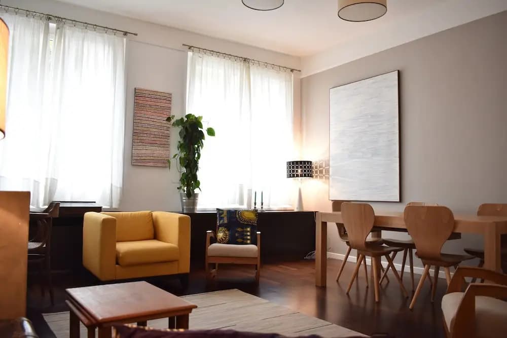 Spacious 3 Bedroom Apartment - photo 1