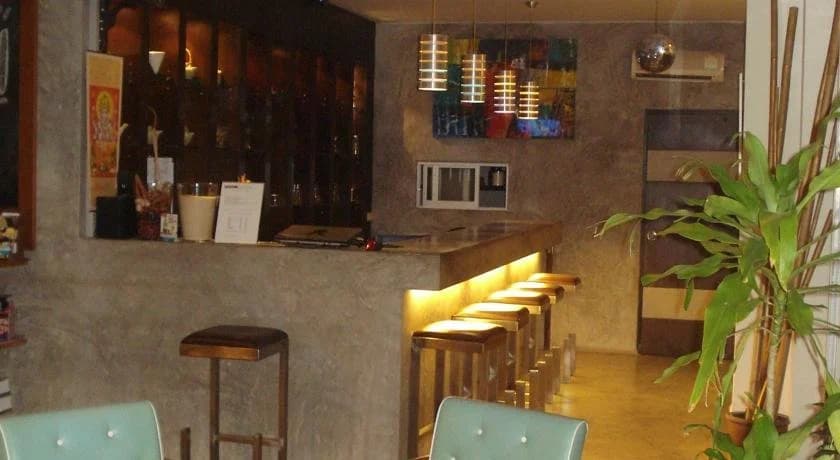 3rd Street Cafe & Guesthouse - photo 19