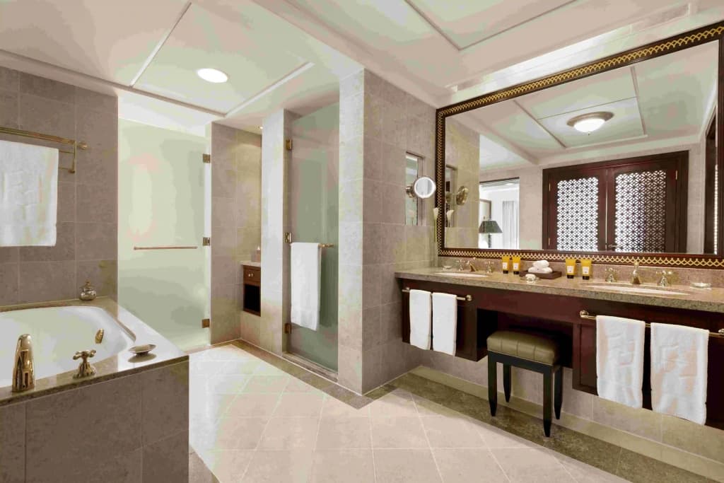 Al Husn Muscat Hotel - photo 15