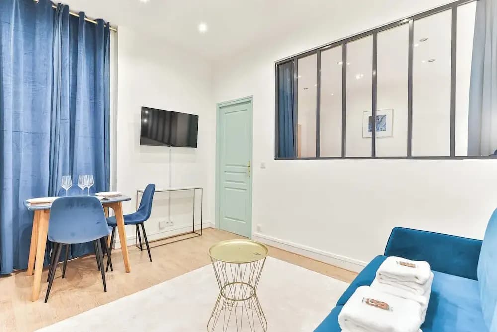 Appartement in the Heart of Paris Nation/charonne - photo 9