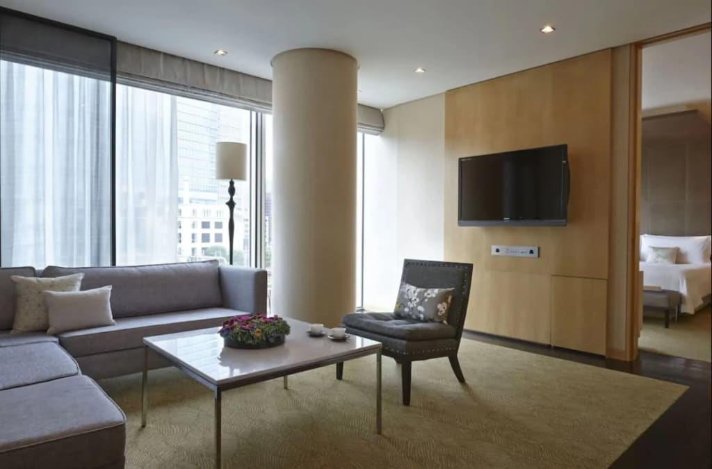 Four Seasons Hotel Tokyo at Marunouchi - photo 3