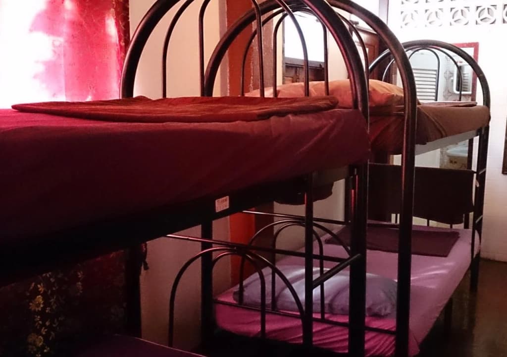 Queen Suriya's Hostel - photo 17