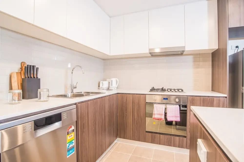 Refreshing 2bed2bath APT in Up&coming Liverpool - photo 12