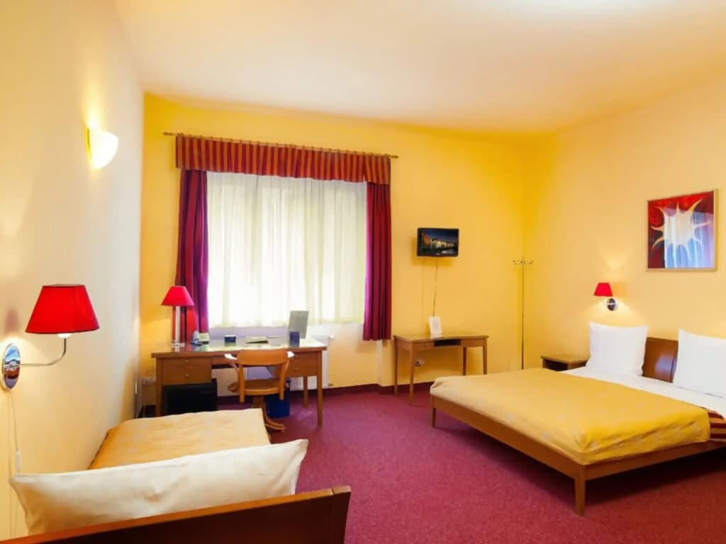 Cloister Inn - photo 5
