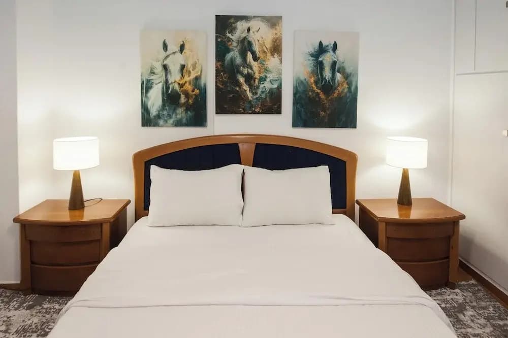Stylish Renovated 2 Bd Apt in Exarcheia - photo 5