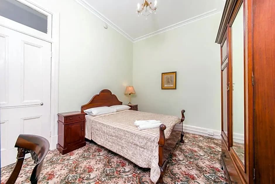 East Sydney Hotel - photo 3