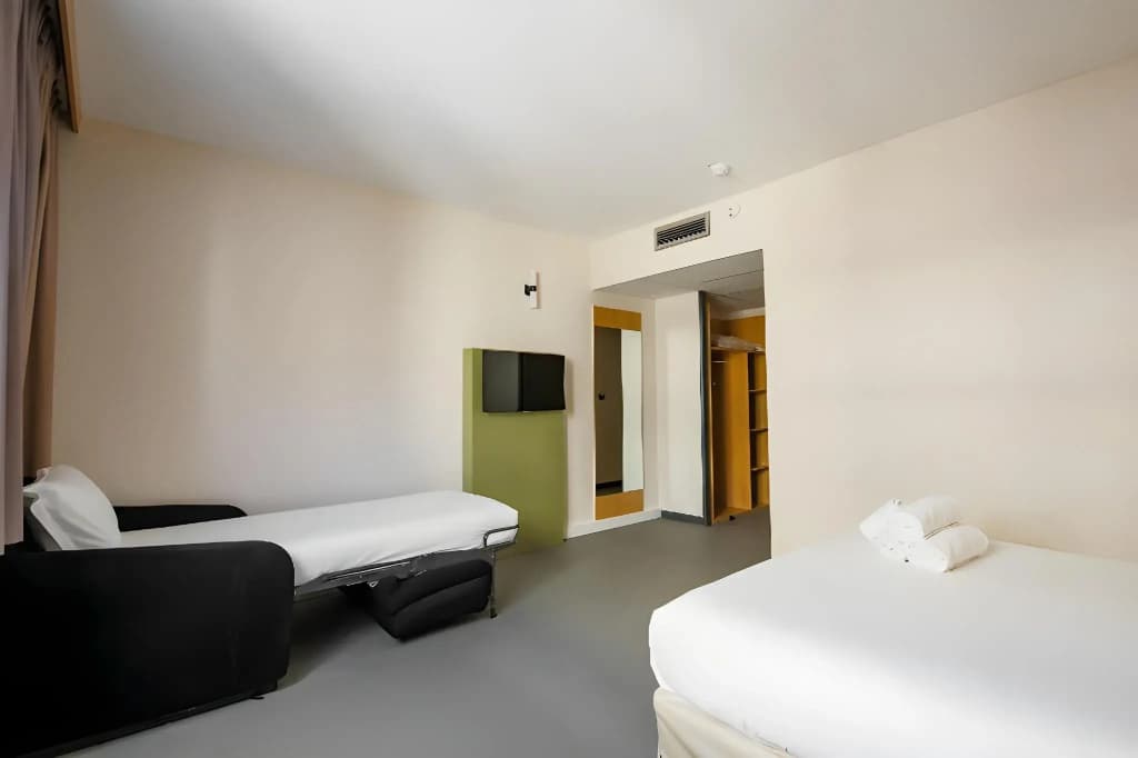 easyHotel Nice Old Town - photo 8