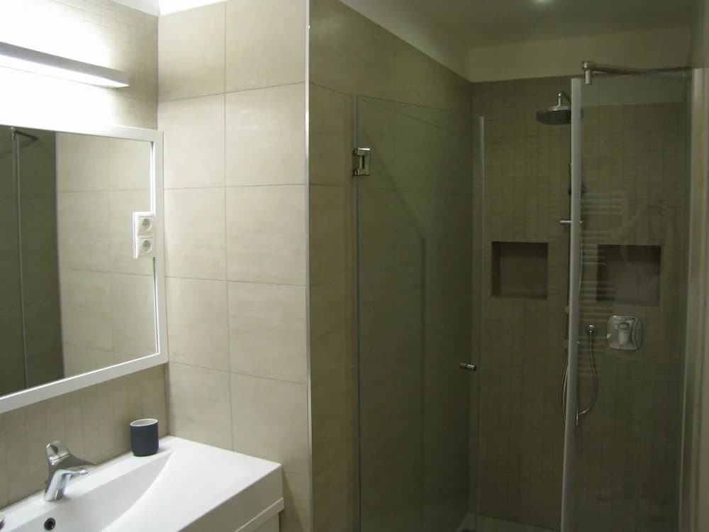 Empire of Liberty Apartment - photo 10
