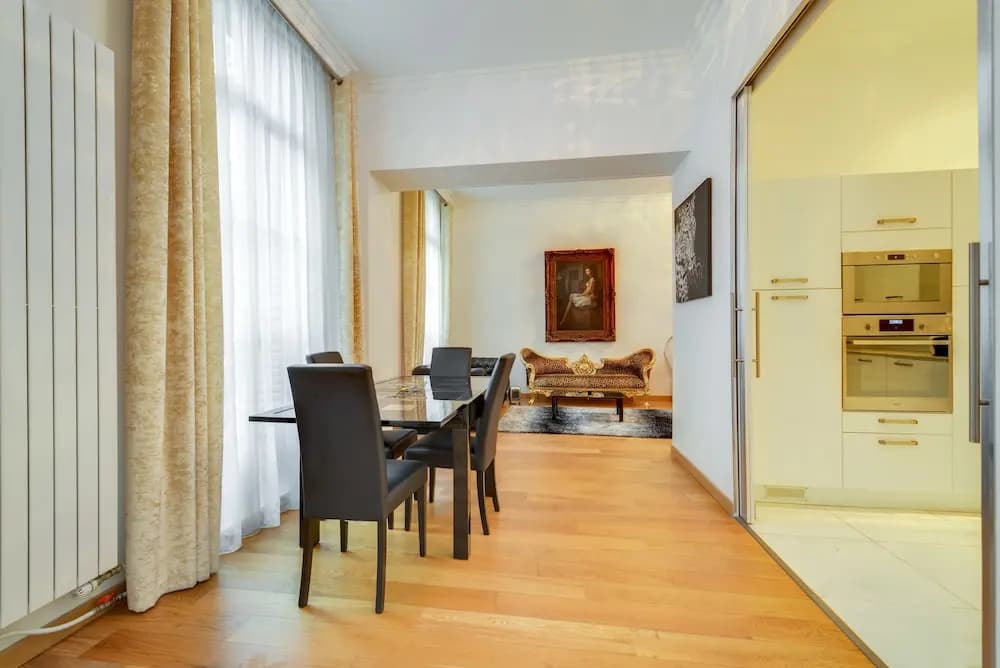 Champs Elysées - Lincoln, 140m2 Suites in Paris - photo 4