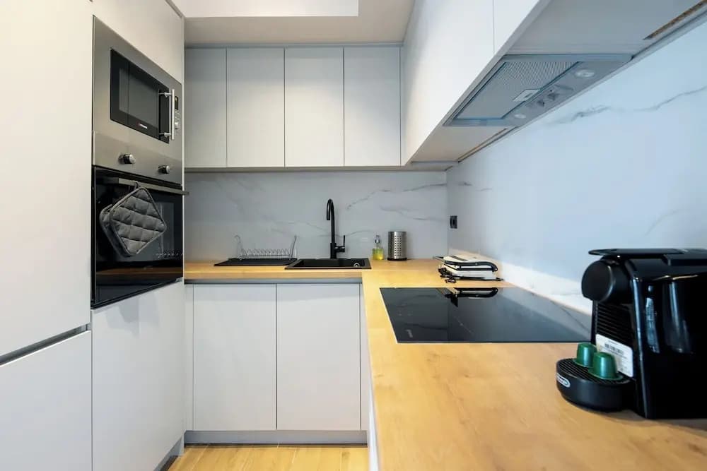 Nova 1-Bedroom Apartment in Athens - photo 13