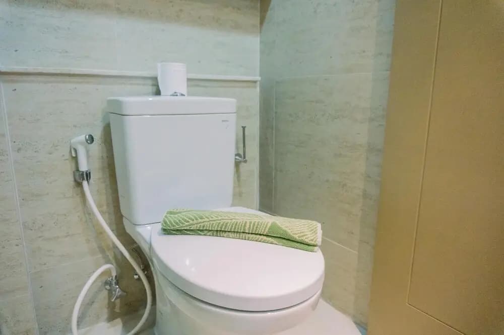 Comfort And Nice 2Br At Gold Coast Apartment - photo 7