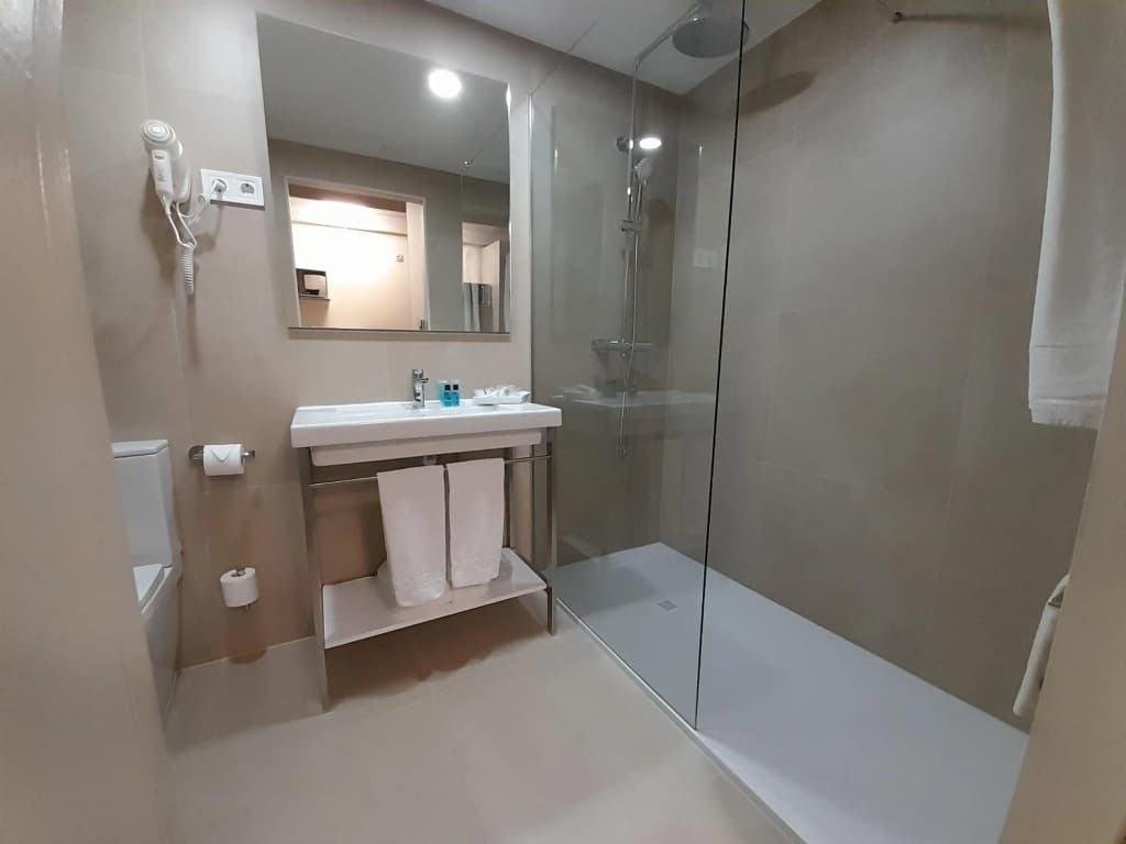 Eco Alcala Suites - photo 10