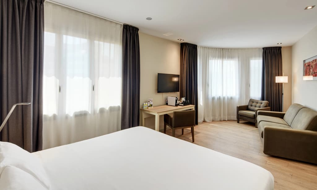 Sercotel Amister Art Hotel - photo 3