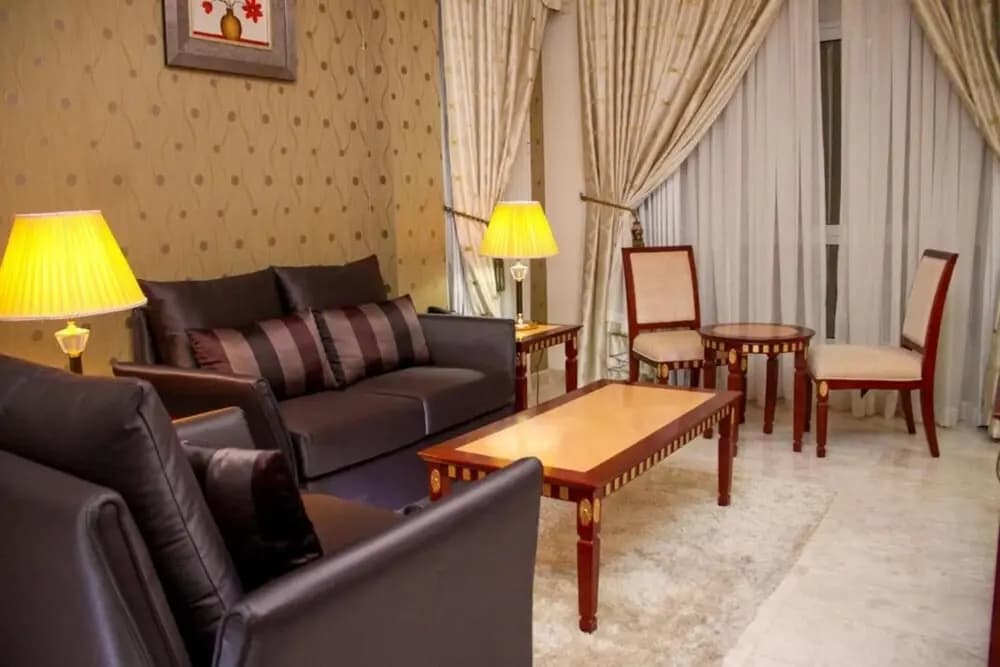 OYO 136 Pioneer Hotel Apartments - photo 6