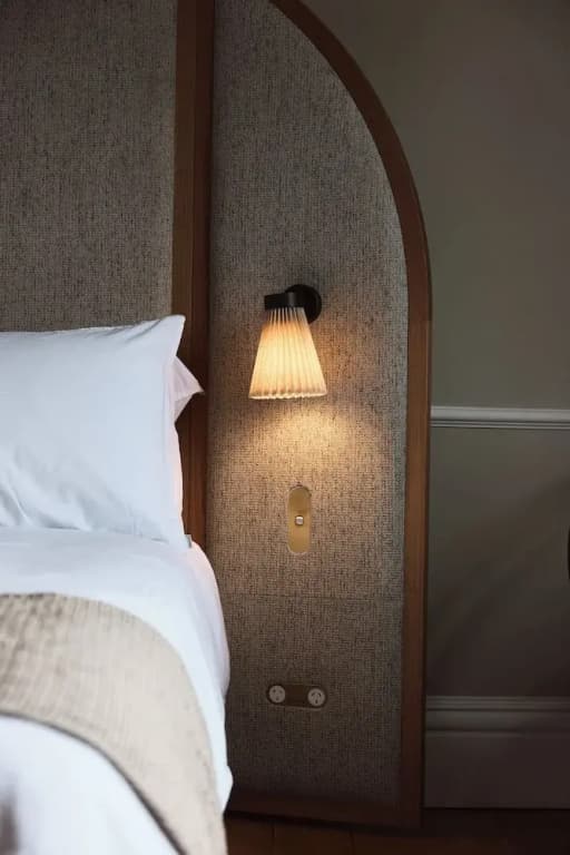 Empire Hotel - photo 2
