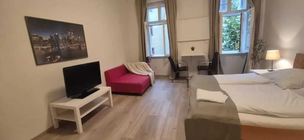 Charming 1BR Apt Near Central Vienna - photo 4
