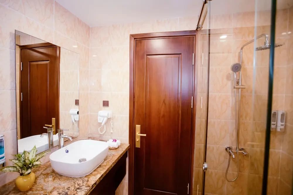 Century Hotel - photo 9